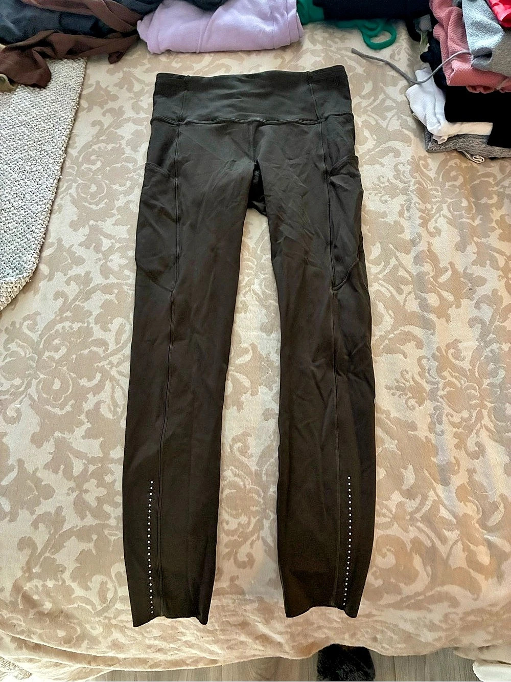 Lululemon Speed Up Tight olive green Athletic Leggings